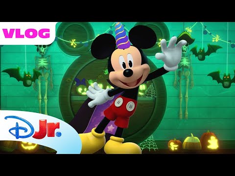 Help Mickey Mouse Pick a Halloween Costume! 🎃 | Me & Mickey | @disneyjr