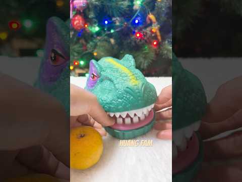 DINOSAUR DENTIST EAT ORANGE FRUIT