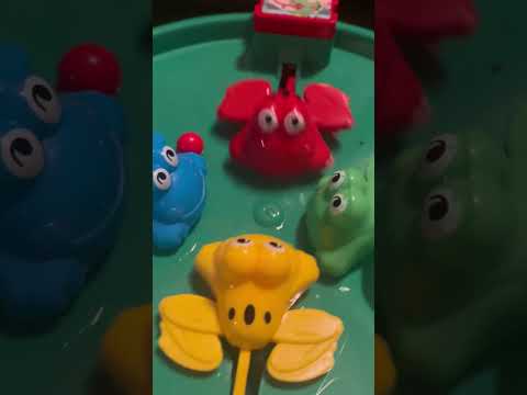 asmr hungry frogs #asmrtoys #fyp #playtime #viral #frog #frogfun #foryou #youtubeshorts