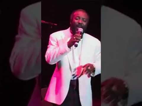 Freddie McGregor singing If You Wanna Go, live!