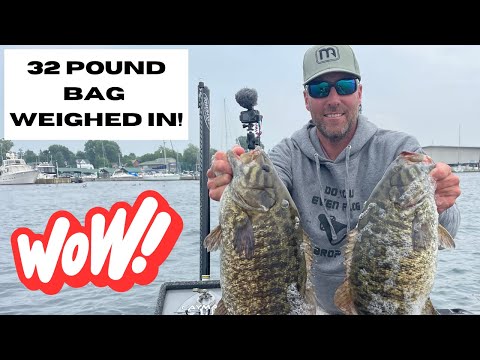 Bass Tournament on the St Lawrence River - 32 POUND BAG!