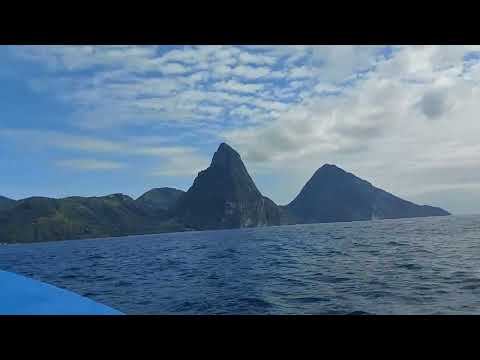 Saint Lucia: speed boat ride with view to the Pitons, March 2023