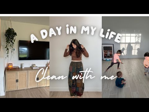 Clean with me // mom life