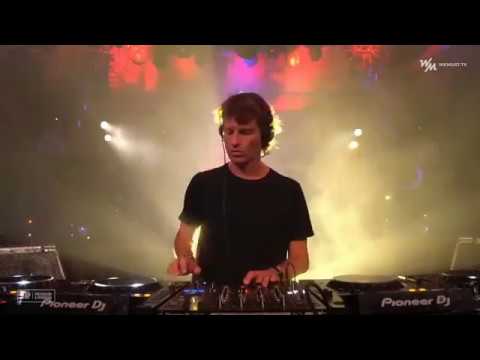 Hernan Cattaneo playing 'Emi Galvan - Trust [SUDBEAT] at Forja, Cordoba, Argentina