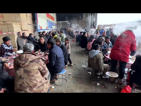 下乡参加40桌聚餐，有酒有肉盛况空前！广西公文包魅力太强大 下乡参加40桌聚餐，有酒有肉盛况空前！广西公文包魅力太强大了#广西扣肉 #地方特色美食 #广西公文包 #农村酒席