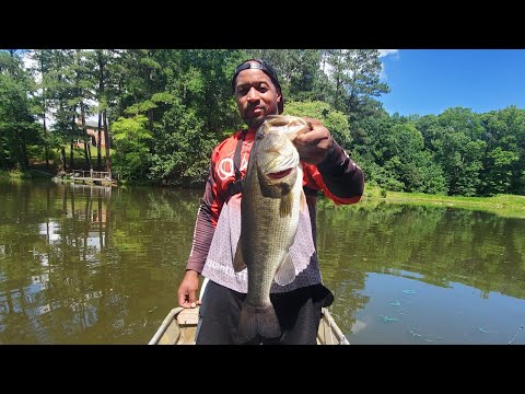 Bass Fishing An Trash Talking Part2!! Wacky Worm An Shaky Head Fishing!