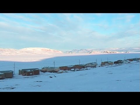 The Inuit village of Arctic Bay - Nanoq 2007 expedition