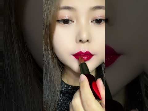 Lipstick tutorial for newbies  #makeup #tiktok #makeuptutorial #makeuphacks #asmr #shorts ##newyear