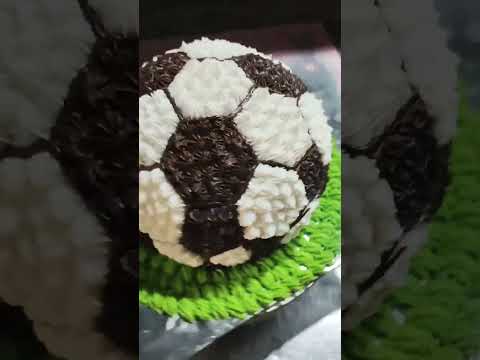 Football ⚽️ #cakemaking #cakebaking #chocolate #cakelover #cakecake #chocolatecake #cake