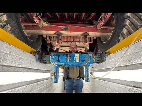 Down the pit with new 20ton jack (big square baler winter service)