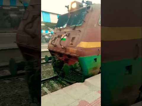 Wap4 Electric Engine Train Crossing#uniquetrainengines #passengertrain #indianrailways #viralvideo