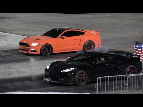 C8 Corvette vs Mustang GT - drag racing