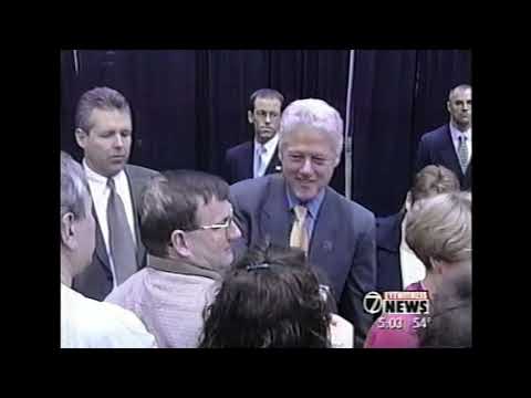 Bill Clinton speaks with CSEA in Buffalo Nov  1, 2001