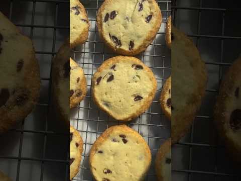 Chocolate Chunk Shortbread uses a SURPRISE INGREDIENT! #shorts #baking #cookies