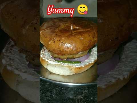 Yummy 😋 crunchy burger#burger#yummy #crunchy #sridevithoughts