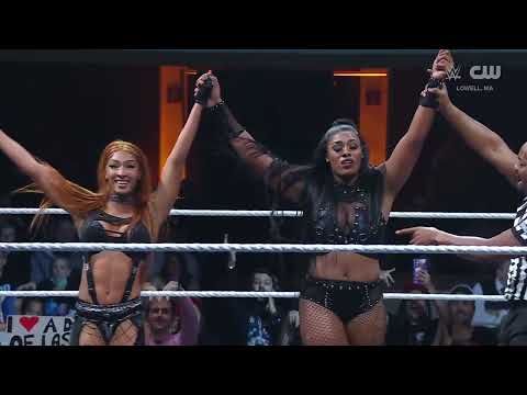 Lash Legend and Jakara Jackson Show Zaria and Sol Ruca How It's Done | WWE NXT