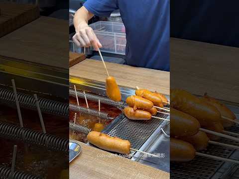 🌭 Crunchy Corn Dog! 為什麼熱狗叫熱狗？#streetfood #corndog #hotdog #asianfood #shorts