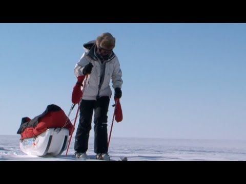 Ingrid skiing in the polar plain - Penny Icecap 2009 expedition