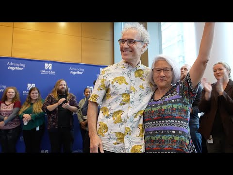 Nobel Laureate Victor Ambros celebrates with UMass Chan community