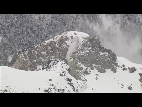 北アルプス焼岳の噴火警戒レベル「2」に引き上げ　火山性地震40回観測　火口域から約1キロの範囲で大きな噴石に警戒を　焼岳登山の禁止を呼びかけ