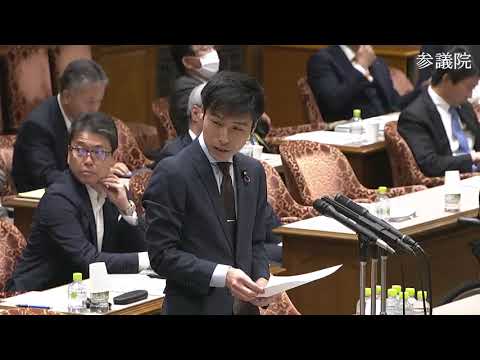 山添拓　敵基地攻撃能力保有の一環として防衛省が約4百発保有,取得するという長距離巡航ミサイル,トマホーク・イージス艦8隻をトマホーク配備可能に・FMS調達の契約ベース額・昨年度との比較でも激増他