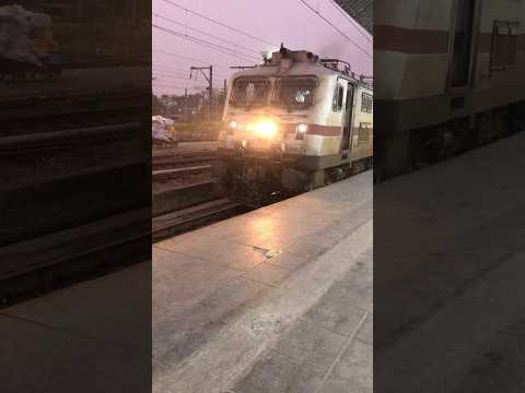 A Kya Huha Bhai😱 #shorts #train #rail #indianrailways #railways #raillovers #shortvideo