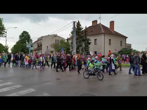 Retro prvomájový sprievod v Šuranoch 2019