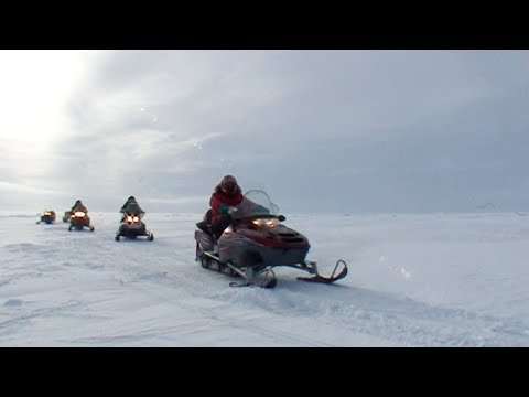 Leaving Cape Dangeness towards Devon island - Nanoq 2007 expedition