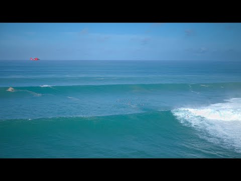 Surfing XXL Waimea Bay (Nov 24, 2023)