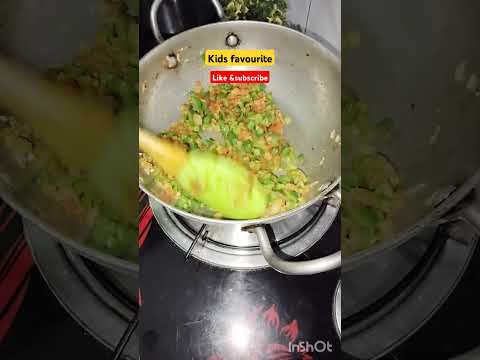 Veg fried rice #leftoverricerecipe #youtubeshorts #food #viralvideo #viralshort