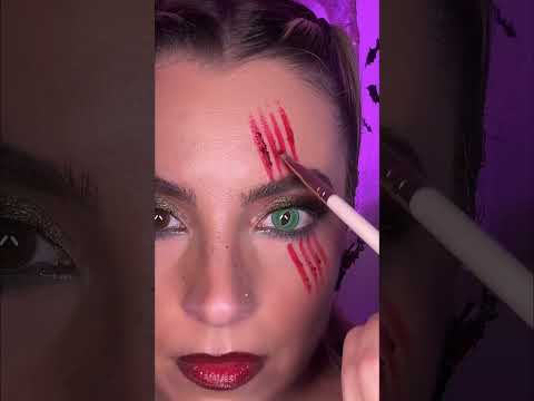 easy fork Halloween hack 🩸 everyone can achieve!! #makeup #halloween #hack