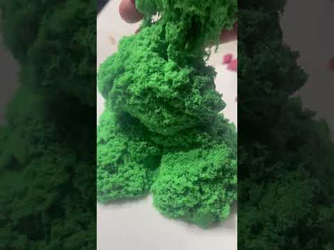 green kinetic sand #kineticsand #satisfying #fyp #green #viralshort #trending #letsplay #playtime