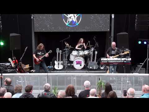 Moving Pictures - Rush tribute - Limelight clip