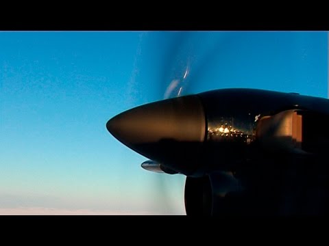 Landing of a Twin Otter plane in Qausuittuq, "The place with no dawn"