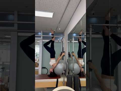 캐딜락에서 물그나무서기!! ㅋ 혼자 일어나지 못함!! #아크로바틱 #acrobatics #pilates #운동하는여자 #반전 #필라테스 #전신운동 #다이어트