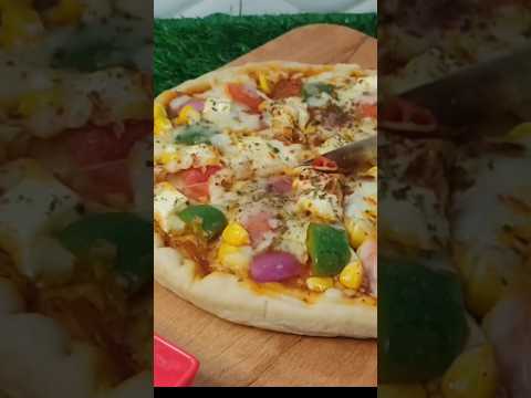 Homemade Veg Pizza #pizza #vegpizza #homemadepizza #shorts #trending #youtubeshorts