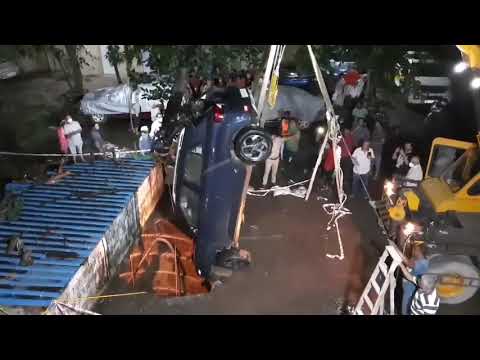 Finally! Car Out From Sinkhole. Watch Live Rescue Video Ghatkopar, Mumbai Maharashtra