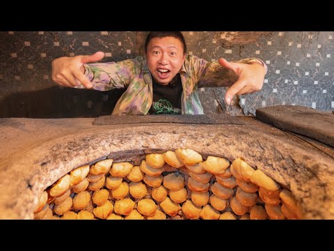 2 Yuan Each! Take a Bite, No Wonder These Grilled Buns Are a Hit on the Streets of Xinjiang!​