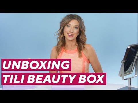 Unboxing the TILI Try It Love It Beauty Box | Makeup Monday with Courtney Cason