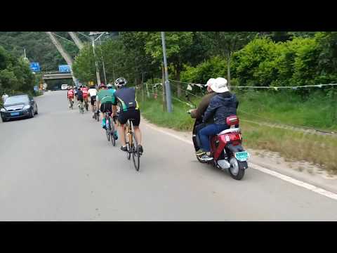 Finding A Group Ride In Kunming, China