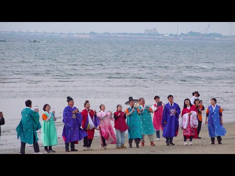 World GIANT KITE Flying, 2024 BUAN RED SUNSET FESTIVAL, Byeonsan Beach, Near by SEOUL.