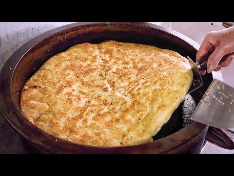 Green Onion flatbread , Giant Scallion Pancake making skills - Taiwanese Street Food