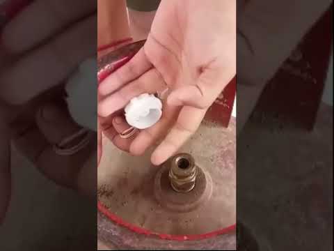 How to open a gas cylinder cap