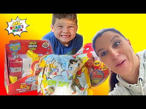 BackYARD SCAVENGER HUNT! Caleb and MOMMY Look for NEW RYANs World TITAN SUPERHERO TOYS!