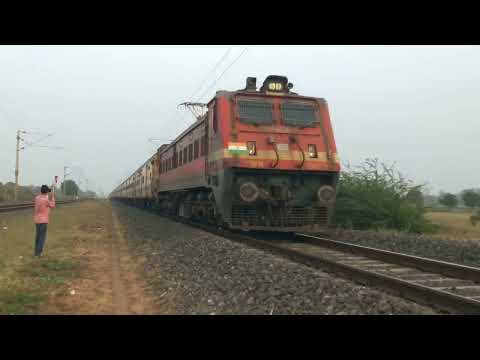 22974-Gandhidham Sf Exp With Wap-4 At Evening Time