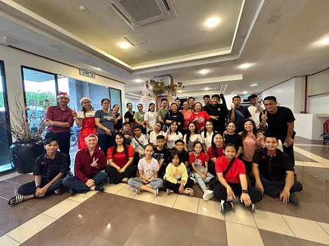 Christmas Carol at Hotel Meligai Kapit