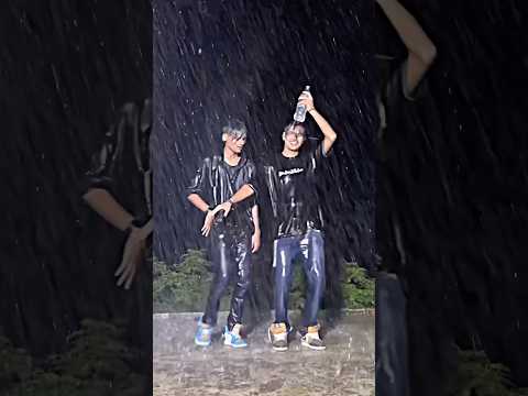 अभी जिंदा हूँ तो पी लेने दो @Sobby_Lifestyle  #dance  #trendingdance #rain #barish #enjoy #shorts