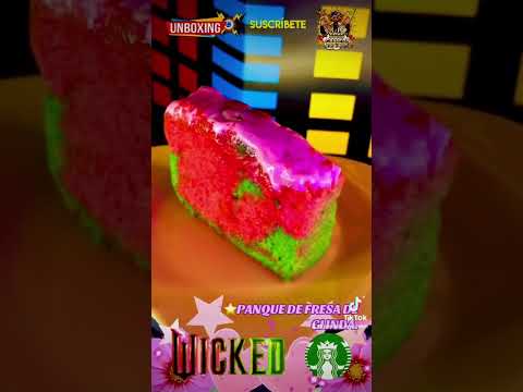 Wicked Poción Rosa & Panque de Fresa de Glinda Starbucks.*