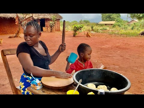 Rainy Day In an African Village #cooking most Delicious African Traditional Rural Food