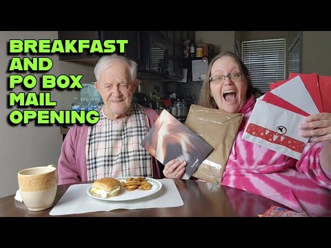 Opening Our PO BOX Mail and Having Wendy's Breakfast #unboxing #fastfood #wendys